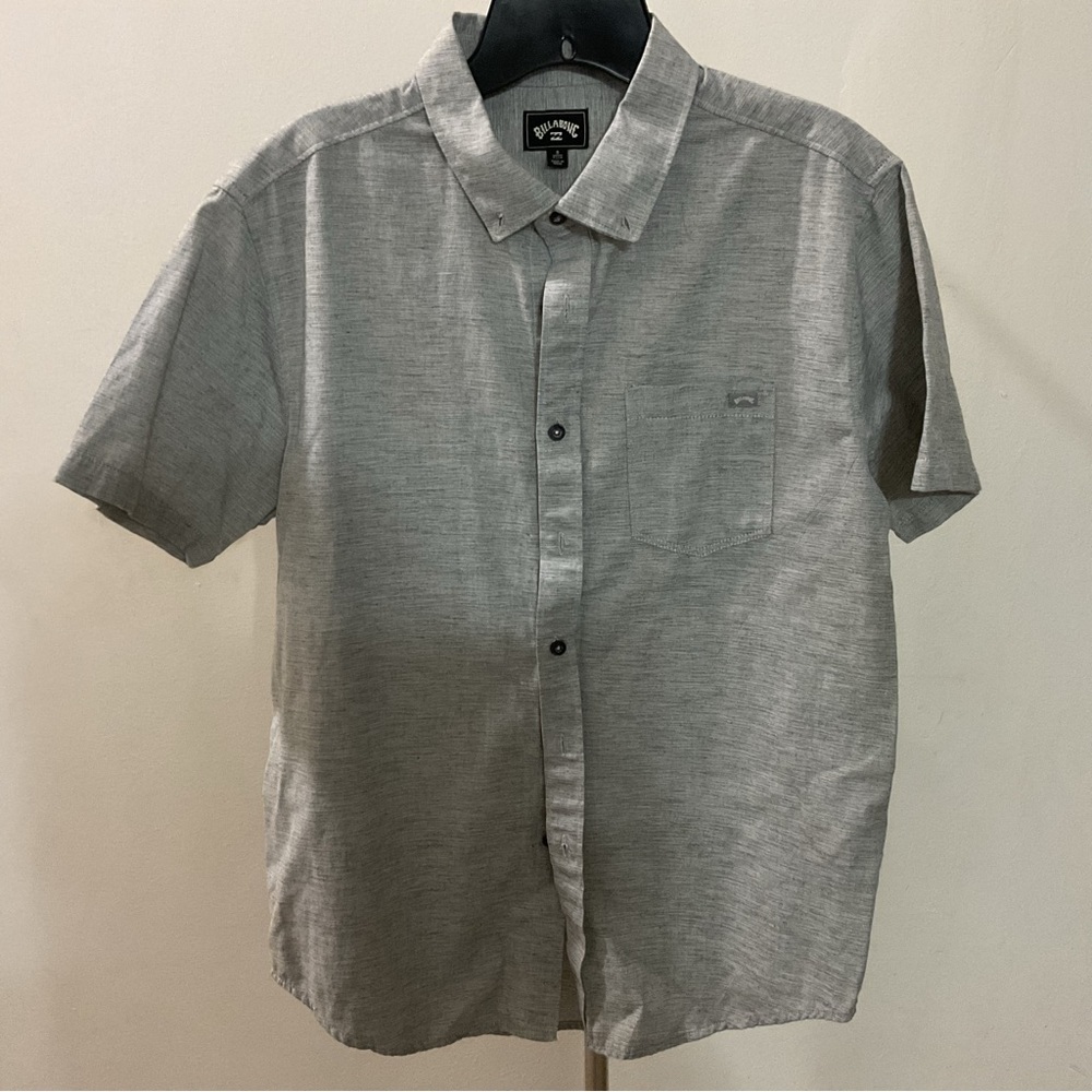 Billabong Short Sleeve Button Down Gray Shirt Size S